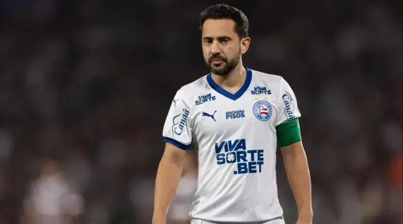 Everton Ribeiro renova contrato com o Bahia por mais um ano