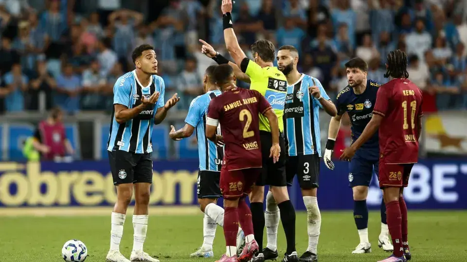 Fluminense vence Grêmio e assume posição no G5 do Campeonato Brasileiro