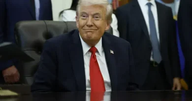 Governo Trump lança página para expor jornalistas críticos à imprensa