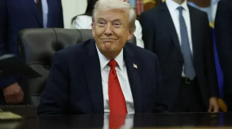 Governo Trump lança página para expor jornalistas críticos à imprensa