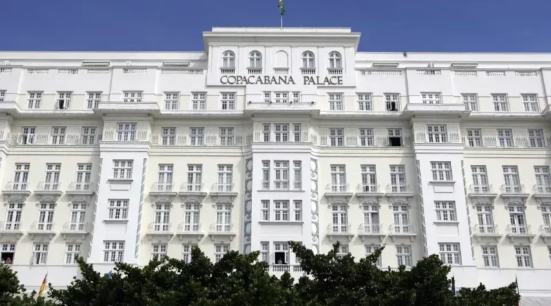 Hotéis de luxo adotam a nova escala de trabalho 5x2 para funcionários