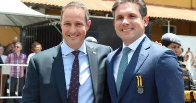 Hugo Motta recebe Medalha do Centenário da Polícia Militar de SP