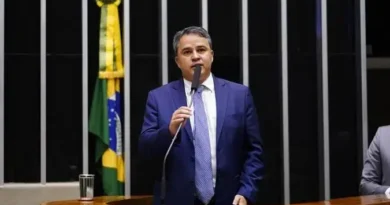 Indefinição na Federação União Brasil–PP: Efraim Filho Pode Sair do Partido