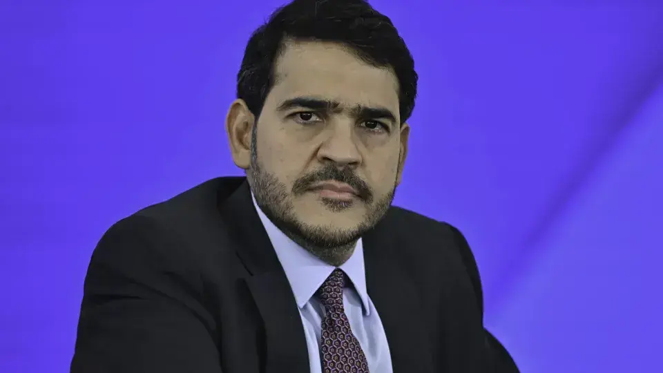 Messias apresenta visão conservadora sobre aborto e busca apoio no Senado