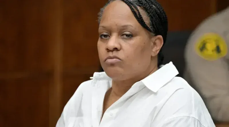 Mulher é condenada por assassinar enfermeira para pagar viagem da filha