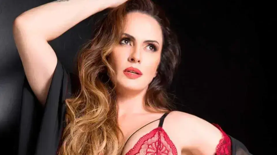 Nubia Oliiver revela 10 famosos com quem se relacionou sexualmente