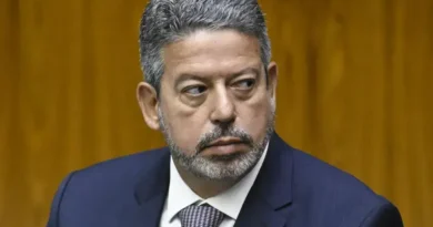 PF realiza operação contra assessora de Lira em investigação de emendas