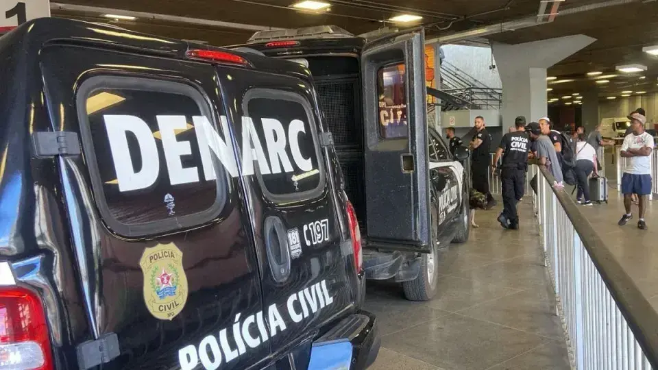Policiais do Denarc presos por corrupção em operação do Gaeco