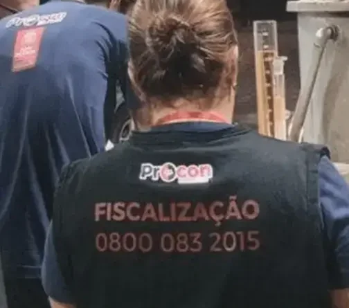 Procon-JP interdita posto por venda de gasolina adulterada em Campina Grande