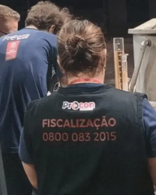 Procon-JP interdita posto por venda de gasolina adulterada em Campina Grande