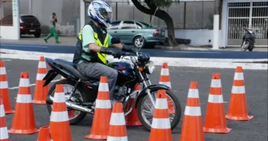 Uber e 99 desistem do serviço de motoapp em São Paulo após regulamentação