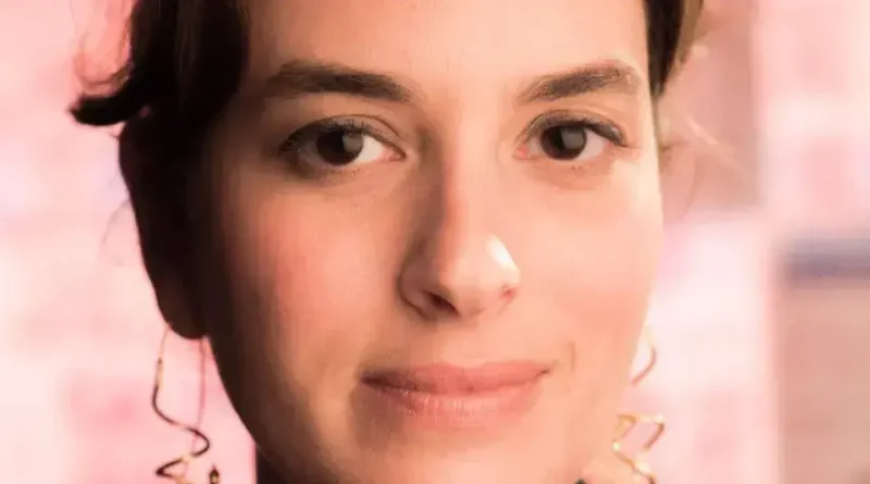 Camila Appel aborda o tabu da morte em gesto de cuidado