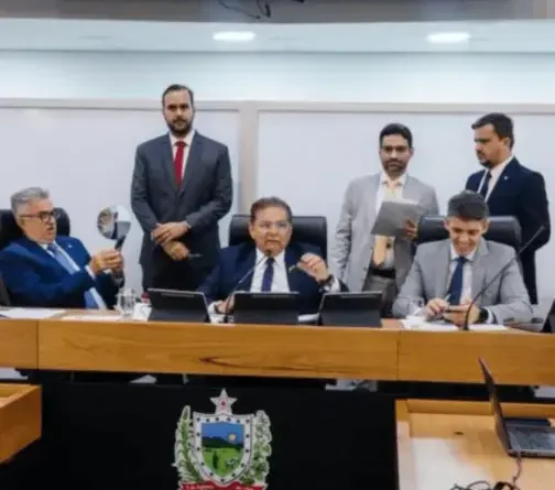 Deputados da Assembleia Legislativa da PB ignoram decisão sobre expressão religiosa