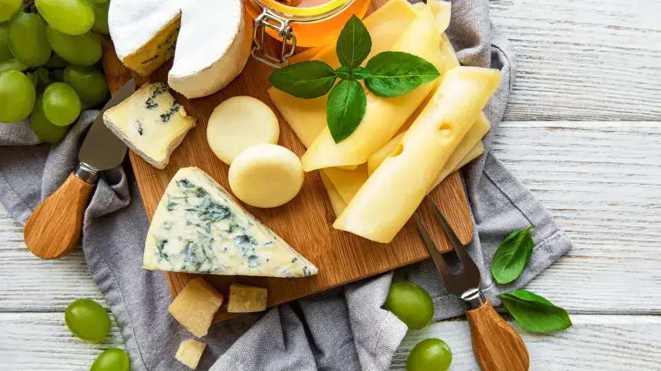 Descubra o queijo ideal para emagrecer com moderação e sabor