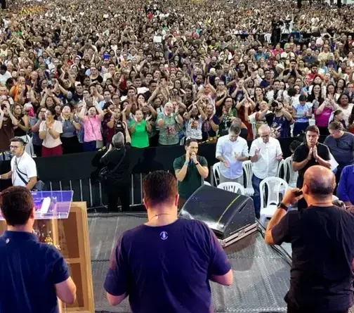 Encontro Nacional da Família Católica reúne 140 mil pessoas em Campina Grande