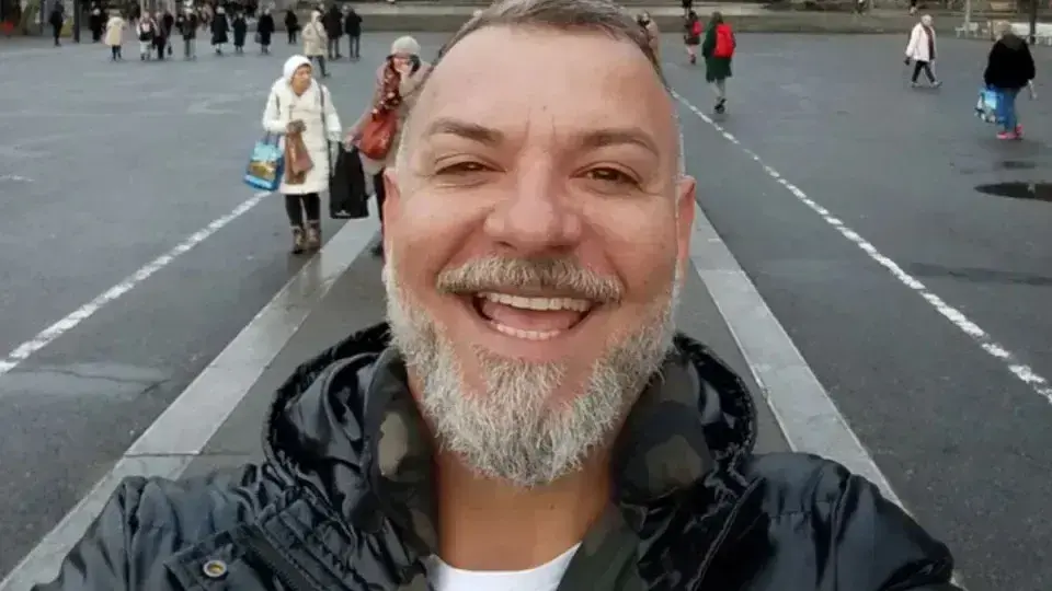 Ex-BBB Vagner Lara é assaltado enquanto grava em Lisboa