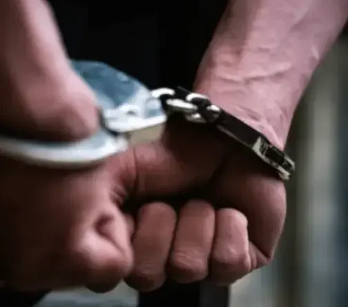 Homem preso após nove furtos em farmácia de Campina Grande