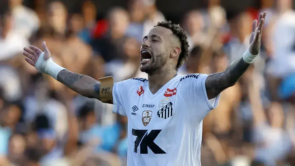 Neymar brilha e Santos vence Vasco, saindo da lanterna do Brasileirão