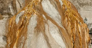 O que está vazando do núcleo da Terra? Estudo revela ouro no manto