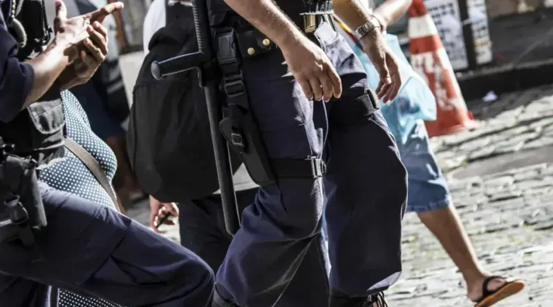 Polícia Militar realiza operação no Complexo da Maré para combate a crimes