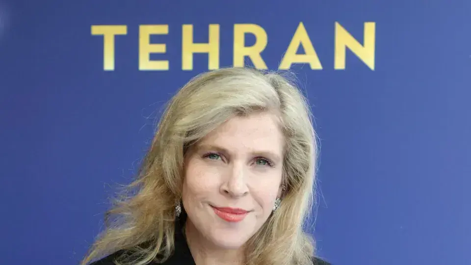 Produtora Dana Eden é encontrada morta em hotel na Grécia durante gravações