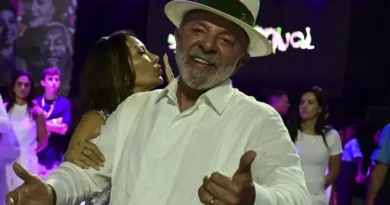 PT tenta impedir homenagem a presidenciáveis do PSDB no Carnaval