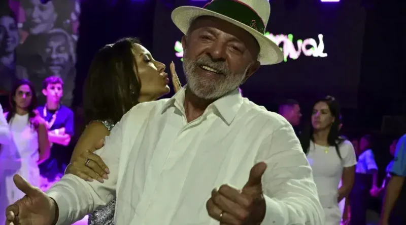 PT tenta impedir homenagem a presidenciáveis do PSDB no Carnaval