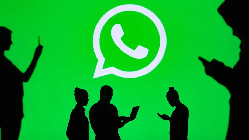 WhatsApp testa novo design com Liquid Glass para iPhone