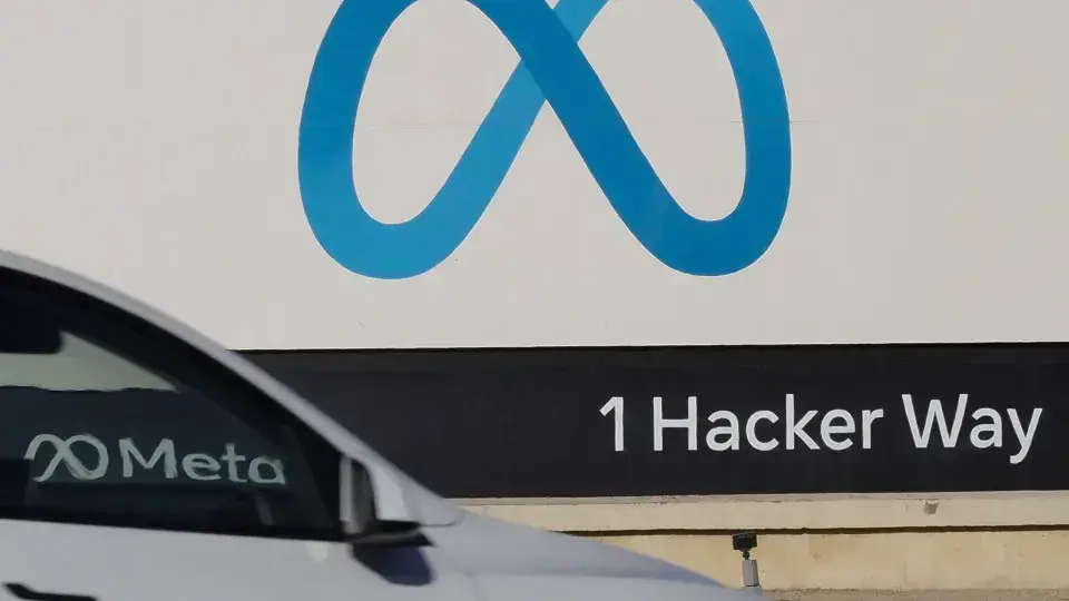 Cade impõe multa diária de R$ 250 mil contra WhatsApp e Meta