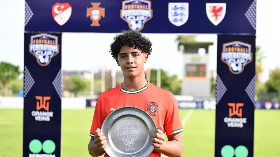 Cristiano Ronaldo Jr. faz testes no Real Madrid e segue os passos do pai