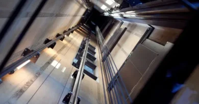 Elevador despenca 11 andares e deixa feridos em Recife