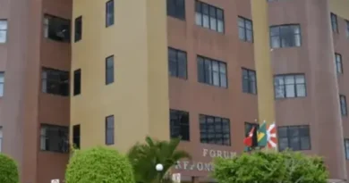 Homem condenado a mais de 78 anos por matar ex-esposa e sogros