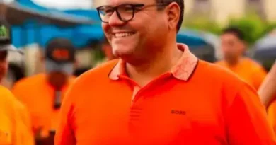 Prefeito de Fagundes é acusado de agredir autista em atendimento na prefeitura