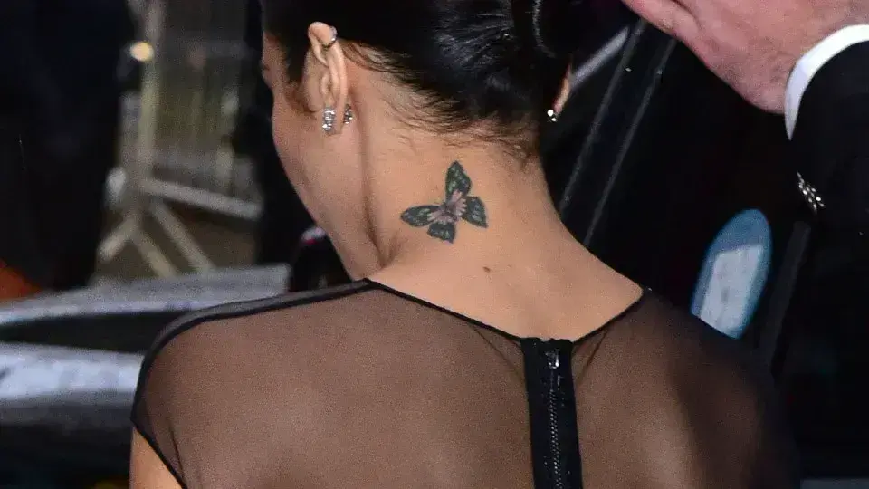 A controversa tatuagem de borboleta e a reação do movimento red pill
