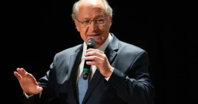 Alckmin defende fim da escala 6x1 e ajustes na Previdência em evento