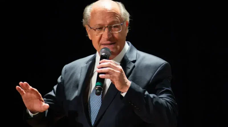 Alckmin defende fim da escala 6x1 e ajustes na Previdência em evento