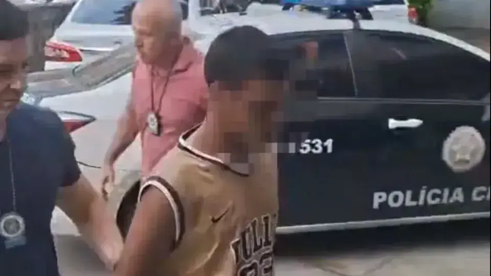 Ambulante é preso após tentar cobrar R$ 10 mil por churrasquinho no Rio