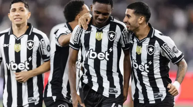 Botafogo foca no Internacional e ignora saída de Textor no Brasileirão