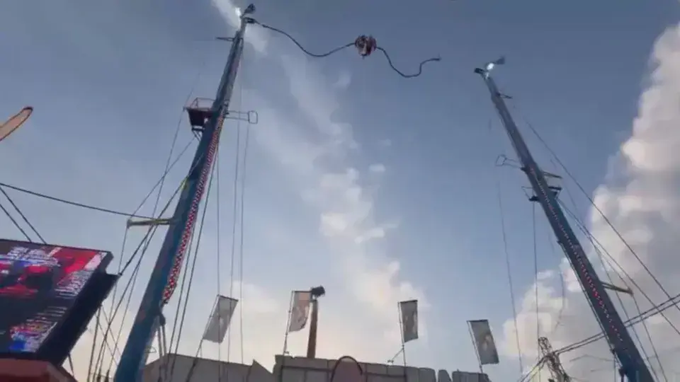 Cabo se rompe em atração de parque em Sevilha e deixa feridos