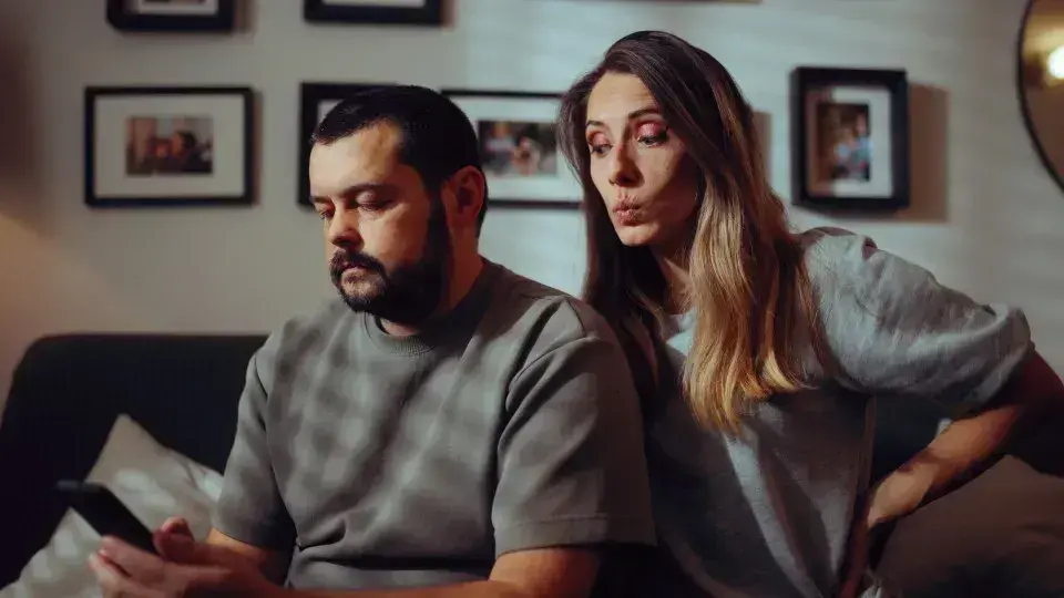 Como Cada Signo do Zodíaco Lida com o Ciúmes