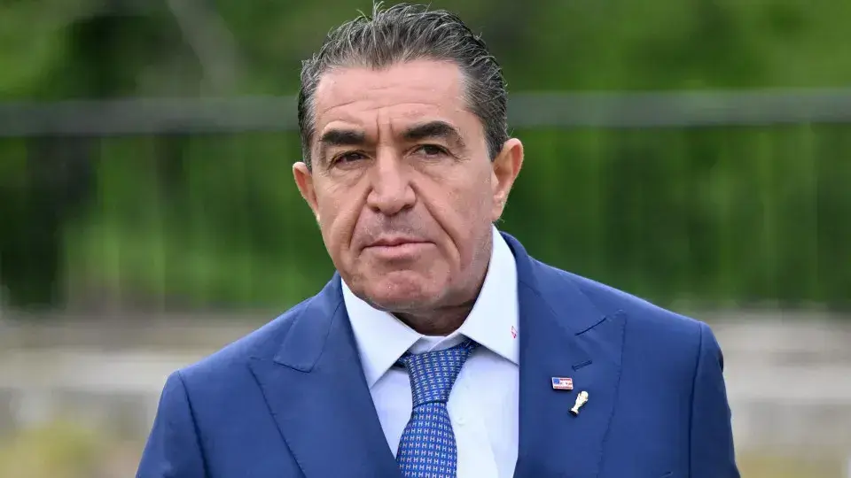 Conselheiro de Trump ofende brasileiras com declarações racistas e misóginas