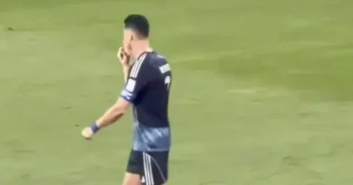 Cristiano Ronaldo reage a provocações de Messi em partida decisiva