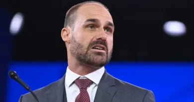 Eduardo Bolsonaro não comparece ao interrogatório no Supremo Tribunal Federal