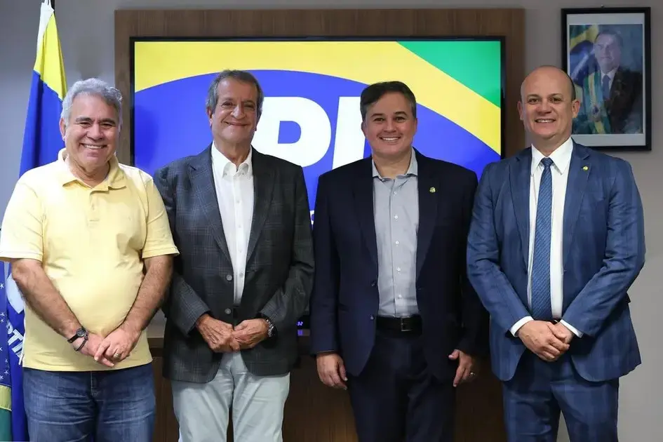 Efraim Filho assume a presidência do PL na Paraíba em Brasília