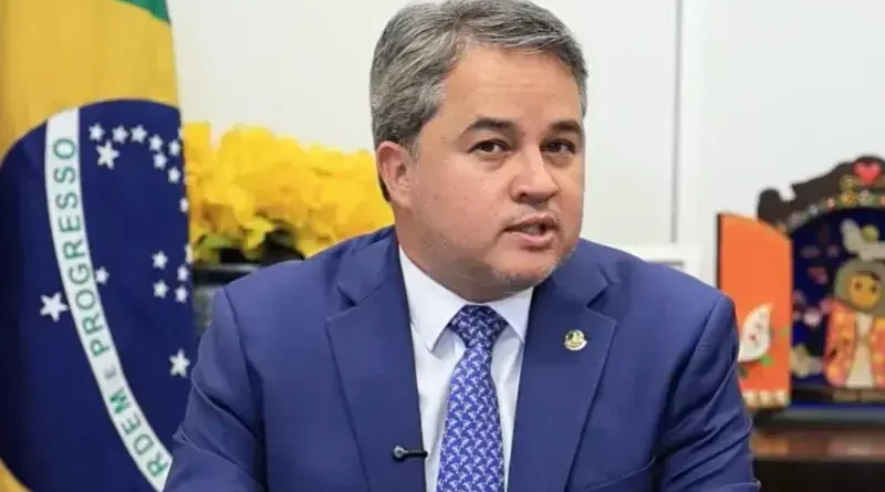 Efraim Filho Encoraja Juliana Cunha Lima a Ser Vice nas Eleições da Paraíba