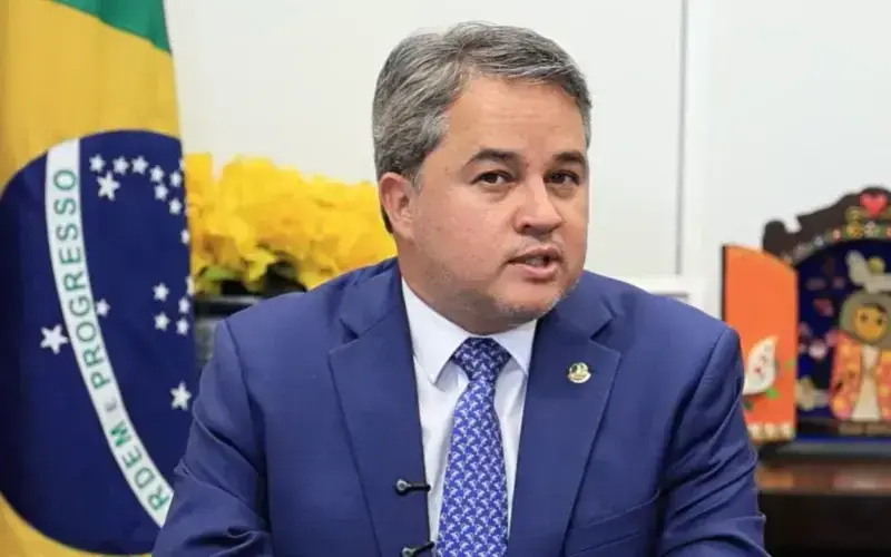 Efraim Filho Encoraja Juliana Cunha Lima a Ser Vice nas Eleições da Paraíba