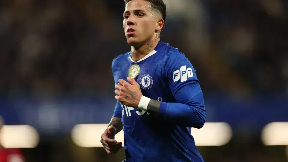 Enzo perde braçadeira de capitão no Chelsea após suspensão