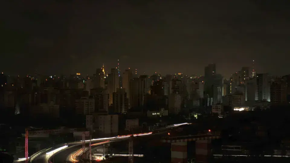 Falta de energia atinge 6,8 mil casas em São Paulo