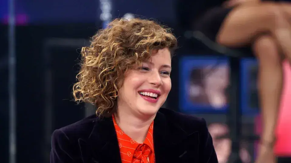 Filha de Leandra Leal sente ciúmes das cenas de beijo na novela