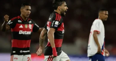 Flamengo vence Bahia e homenageia Oscar Schmidt com vitória no Brasileirão